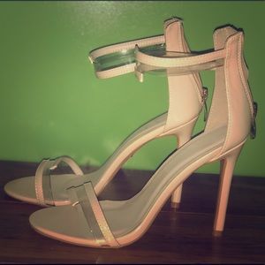 Brand new Tan heels